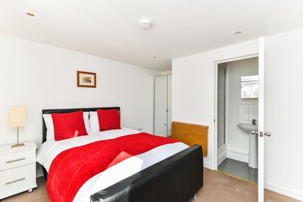 Riverbank Stay London Ngoại thất bức ảnh